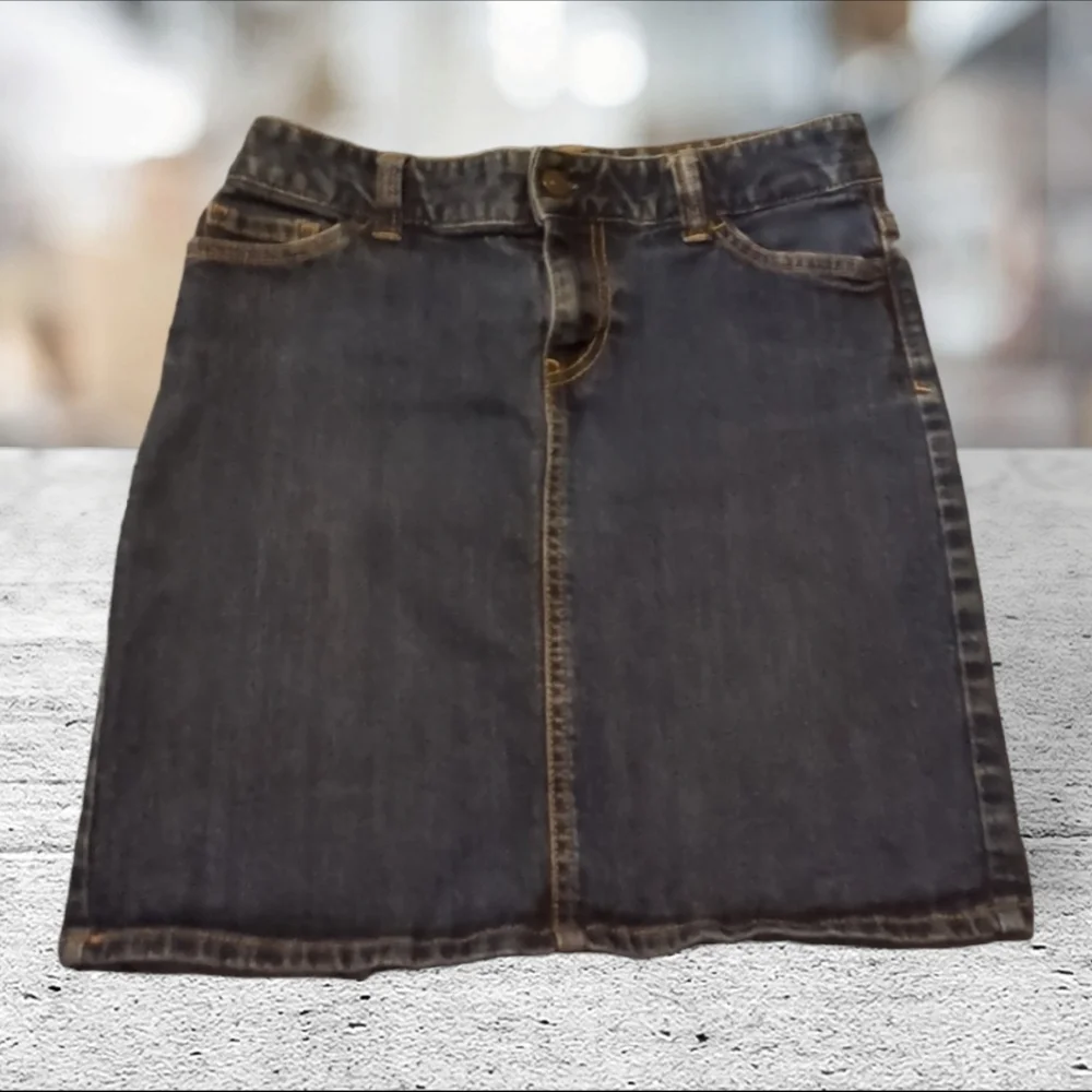 Tommy Hilfiger short denim skirt size 2 - Picture 3 of 13